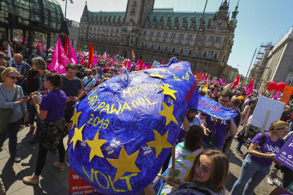 EVROPLJANI NA ULICAMA: Širom Evrope protesti protiv nacionalizima (VIDEO)