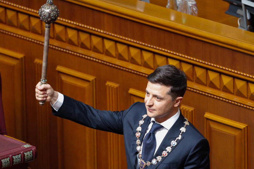 UKRAJINA DOBILA PREDSEDNIKA, A GUBI PREMIJERA: Grojsan najavio ostavku na prvoj sednici vlade