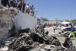 UŽASAN BILANS NAPADA NA PREDSEDNIČKU PALATU U SOMALIJI: Devet mrtvih, poginuo i bivši ministar spoljnih poslova (VIDEO)