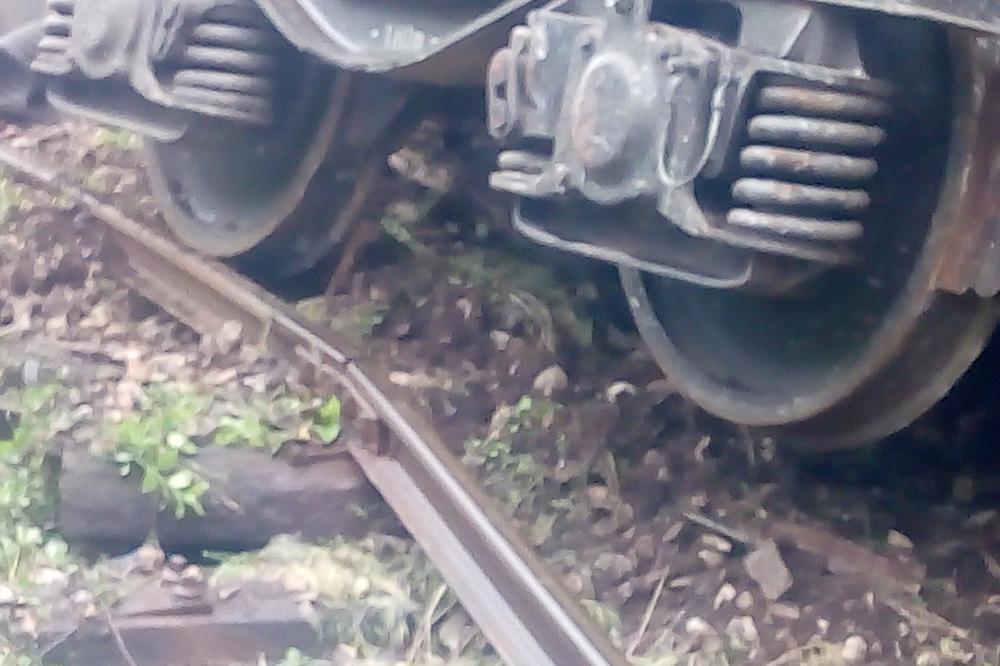 INCIDENT NA PRUZI BEOGRAD BAR: Iskliznula lokomotiva, nema stradalih ni povređenih!