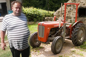 NAJDEBLJI POLJOPRIVREDNIK U SRBIJI? Simpatični Milutin ima 170 kg, iz traktora ne izlazi po 10 sati, a PALAČINKE su njegovo GORIVO (FOTO)