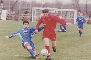 BELI NIJE ZABORAVLJEN: Ivan Krstić živi san svoga oca, koji je pre 19 godina poginuo od udara groma na fudbalskom terenu u Nišu