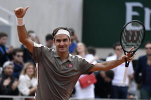 RODŽER SE POBEDOM VRATIO U PARIZ: Federer posle četiri godine u drugom kolu Rolan Garosa