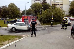 AUTO BUKTINJA U BRAĆE JERKOVIĆ: Automobil se zapalio u vožnji, vozač iskočio iz vozila da bi spasao život! (KURIR TV)