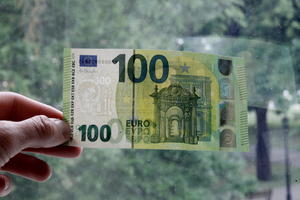 DINAR STABILNO: Evro danas za 117,5863 po srednjem kursu