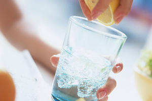 Topla voda sa limunom za dobro zdravlje