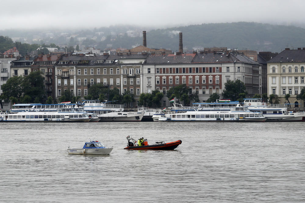 DUNAV NOSI SVE PRED SOBOM: Potraga za nestalima u brodolomu u Budimpešti proširena i na Srbiju