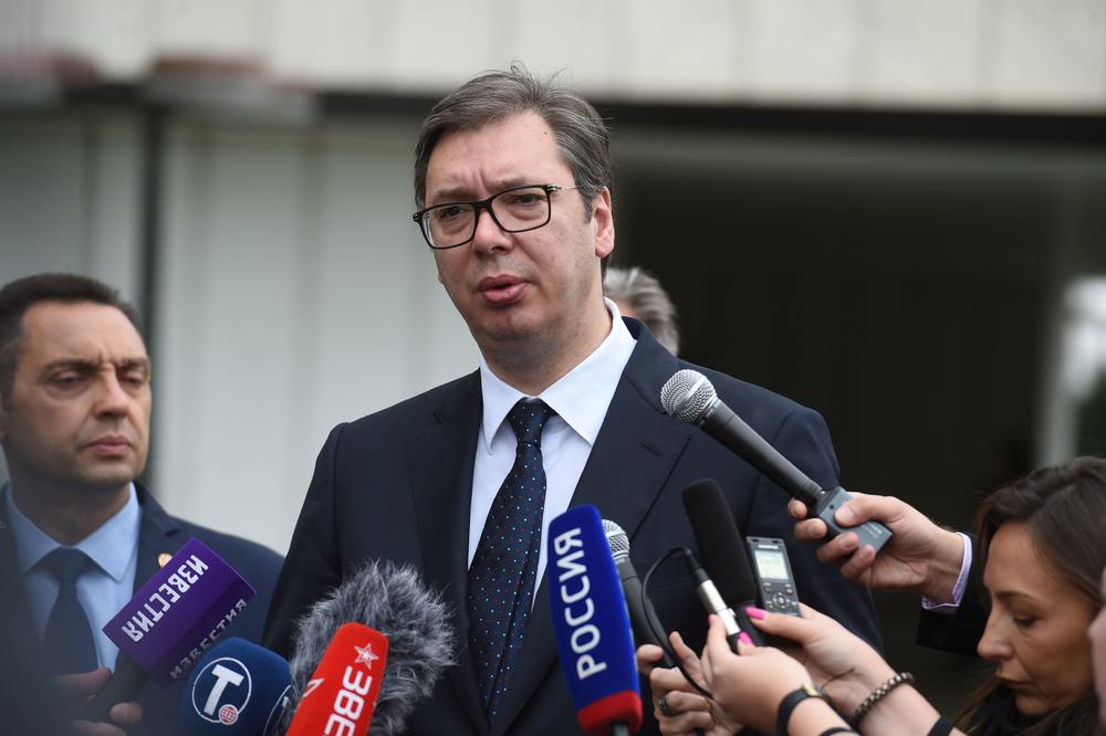 VUČIĆ UŽIVO ISPRED VMA: Apsolutno sam šokiran da EU ni reč nije rekla niti reagovala na Tačijeve reči da neće formirati ZSO! Albanci imaju samo jednu crkvu kojoj se mole, a to su SAD (VIDEO)