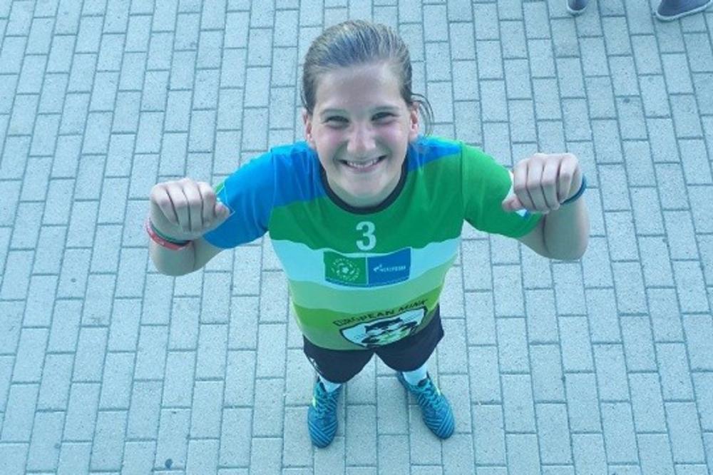 NOVI USPEH ZVEZDINIH BISERA Anđela Milovanović stigla do polufinala u projektu "Fudbal za prijateljstvo"
