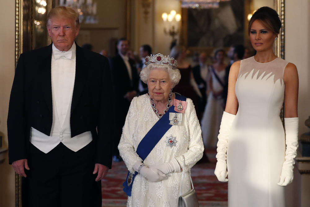 KRALJEVSKA VEČERA UZ VINO OD 1.600 EVRA PO FLAŠI: Kraljica je birala jelovnik za raskošni banket u čast Trampovih, a evo šta se našlo na bakingemskim tanjirima! (FOTO)