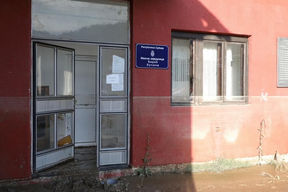 MEŠTANI ĐERAĆA U LUČANIMA PRESTRAVLJENI POSLE POTOPA: Muke od poplava tek slede, kuće im pune pacova i zmija! (FOTO, KURIR TV)