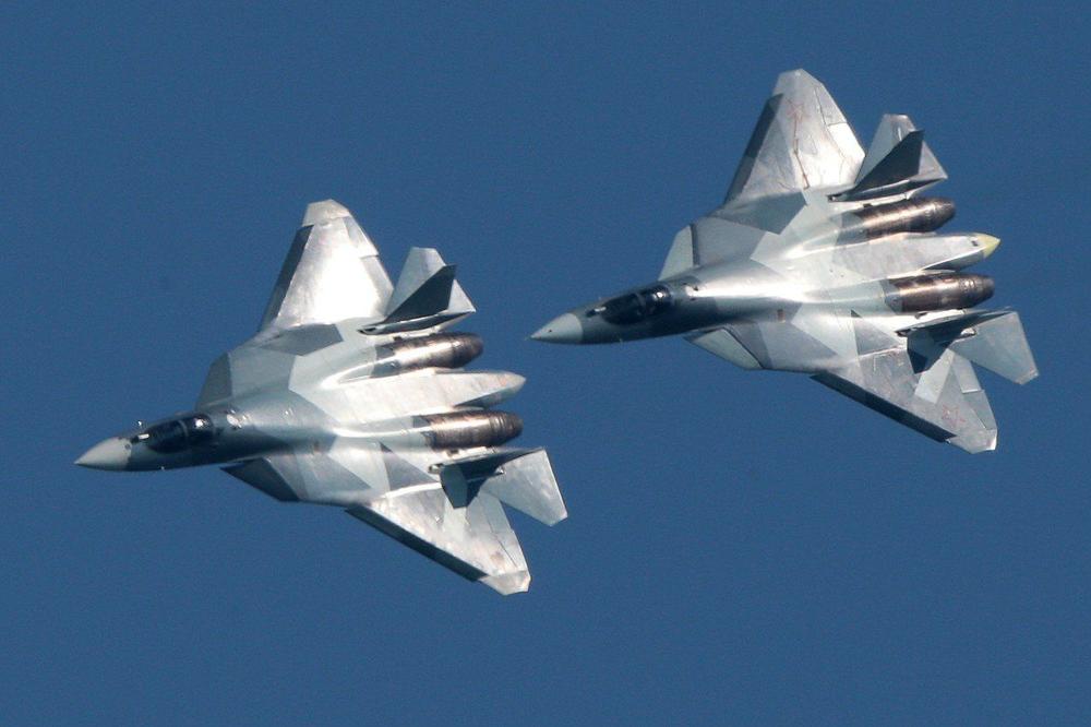 NOVA GLAVOBOLJA ZA AMERE: Nije dovoljno što je Su-57 nevidljiv, Rusi ga opremaju raketama neviđenih dimenzija (VIDEO)