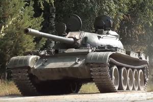 NEKADA JE BIO PONOS OKLOPNIH SNAGA JUGOSLAVIJE, A DANAS SE VRAĆA U REDOVE SRPSKE VOJSKE: Legendarni tenk T-55 u službi odbrane Srbije!