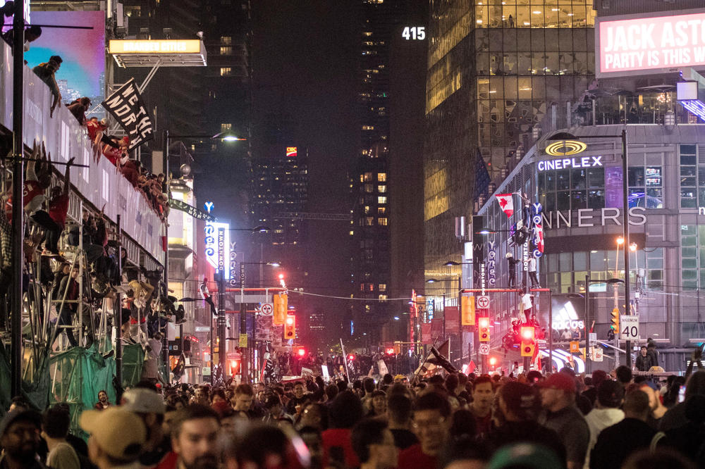 HOROR U TORONTU: Četvoro ranjenih u pucnjavi na proslavi NBA titule Reptorsa