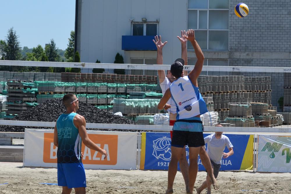 TREĆI PUT U LOZNICI: Odbojka na pesku pored Drine! (FOTO)