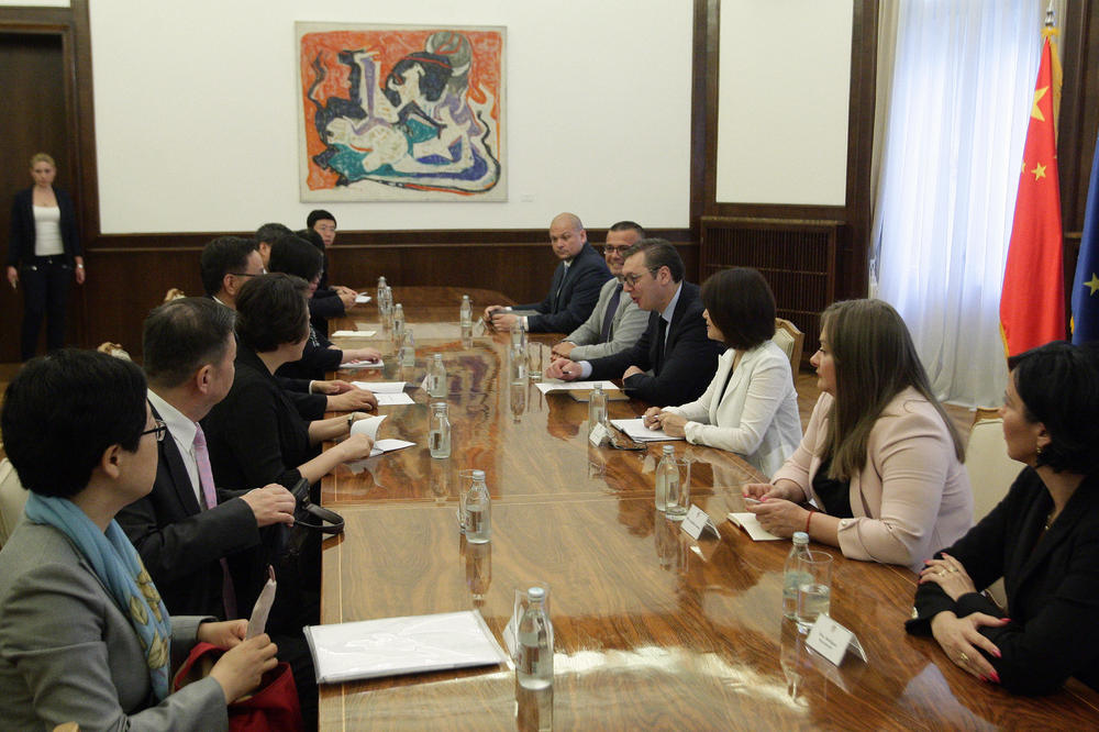U INTERESU SRBIJE DA IZVOZI NA KINESKO TRŽIŠTE: Vučić sa kineskom delegacijom Generalne uprave carina