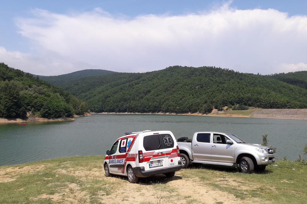 TRAGIČAN KRAJ POTRAGE ZA MLADIĆEM KOJI NIJE ISPLIVAO IZ KRAJKOVAČKOG JEZERA: Ronioci pronašli telo momka za kojim se intenzivno tragalo od prošle subote