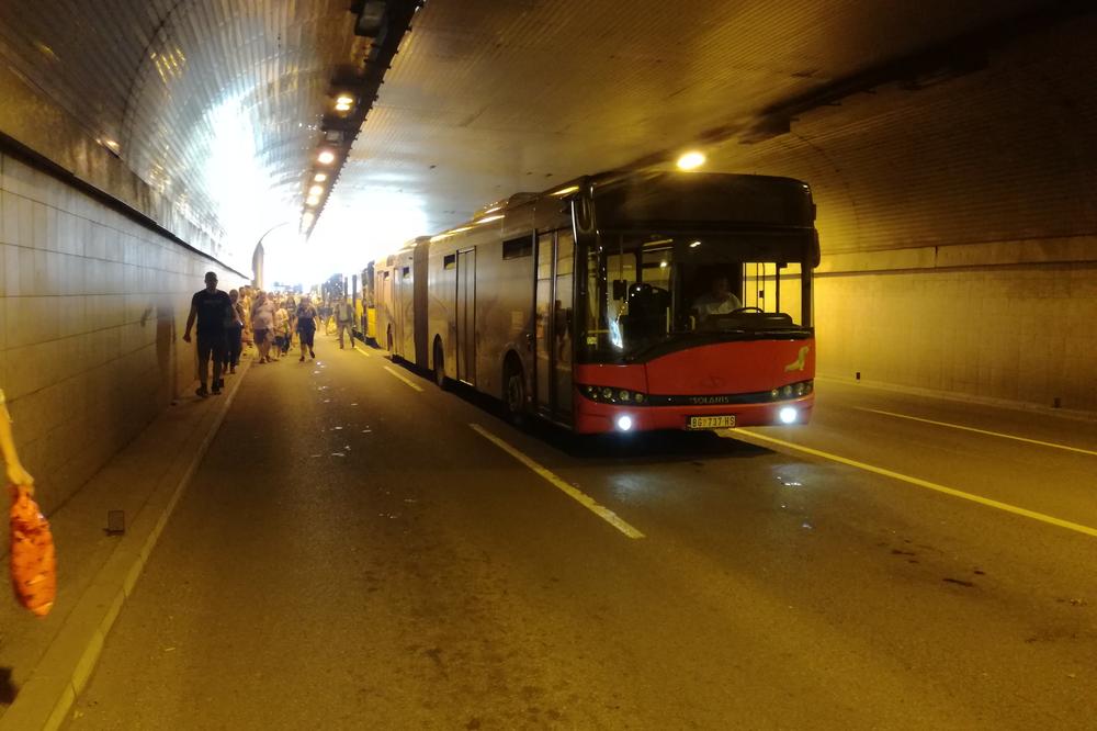 HAOS U BEOGRADU: Autobus se pokvario u Terazijskom tunelu! Kolone vozila u smeru ka gradu (FOTO)
