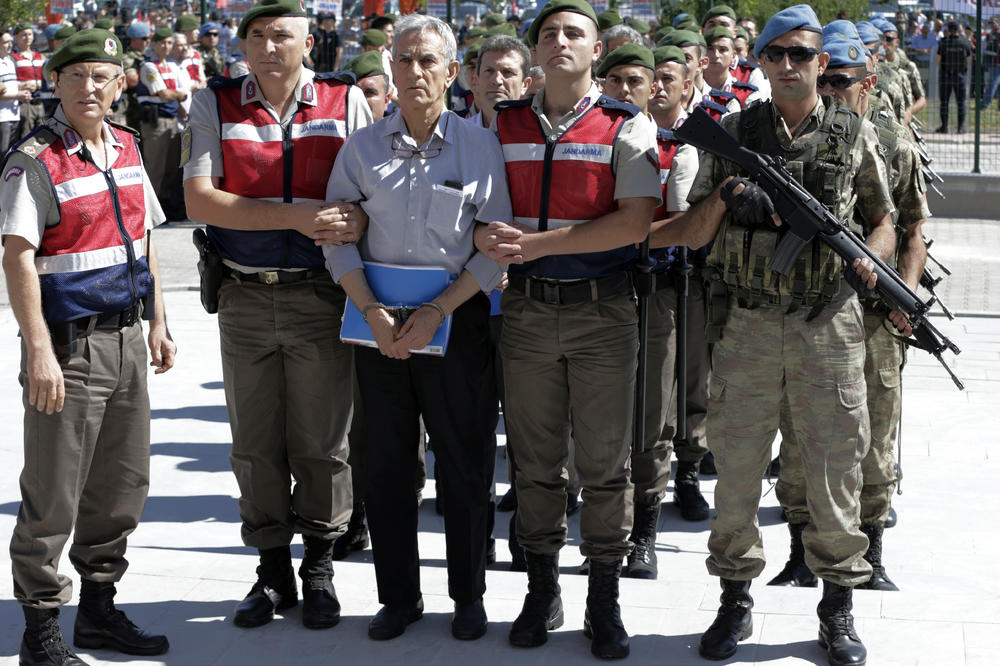 TURSKI SUD BEZ MILOSTI ZA PUČISTE: Doživotna za 24 osobe koje su umešane u zbacivanje Erdogana