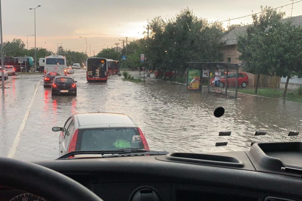 AKO STE IZGUBILI TABLICE U ZEMUNU POŽURITE NA OVO MESTO: Objavljeno gde se nalaze registarske tablice koje su mnogima otpale u jučerašnjem nevremenu (FOTO)