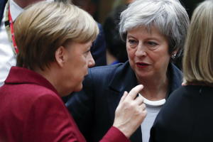 BERLIN I LONDON ZABRINUTI: Merkelova i Mejeva pozvale SAD i Iran na uzdržanost