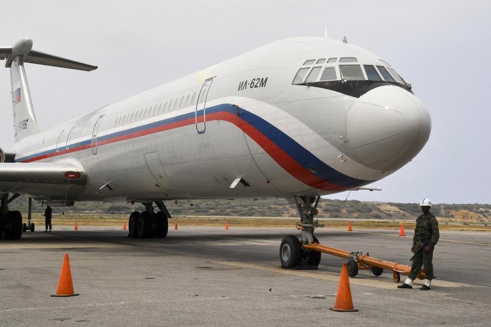 OVO ĆE PONOVO RAZBESNETI AMERIKANCE: Ruski avion sleteo u Venecuelu