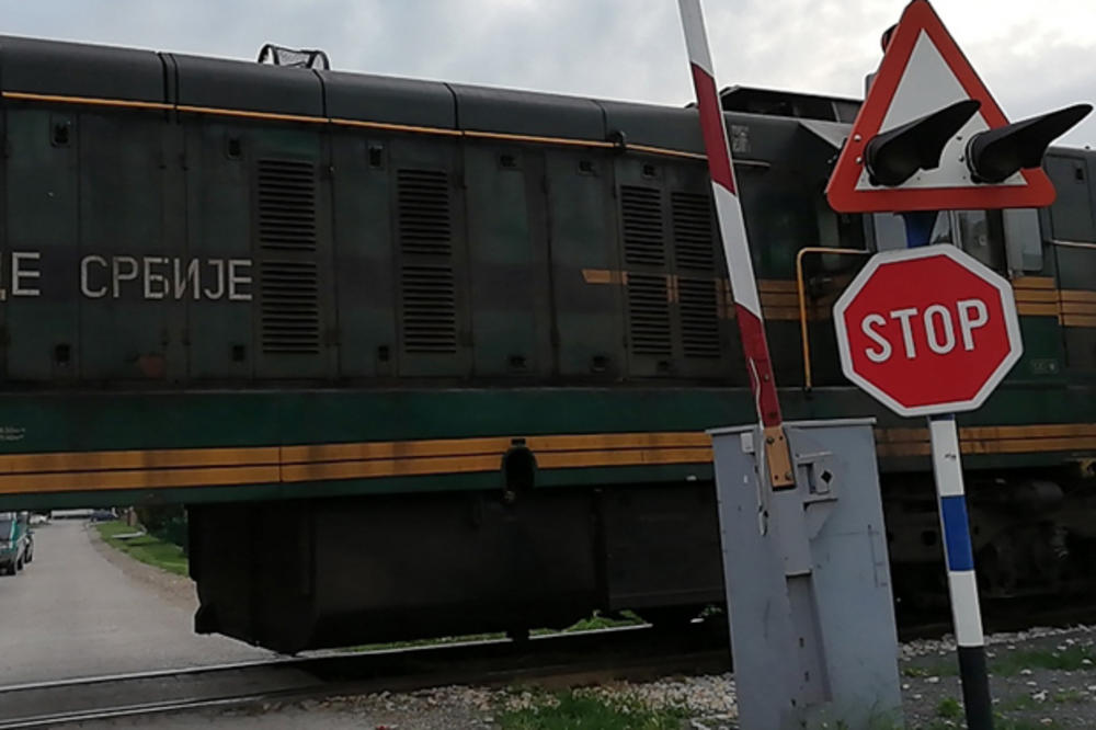 PONOVO TRAGEDIJA NA PRUŽNOM PRELAZU: Teretni voz usmrtio mladića kod Smederevske Palanke