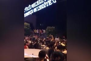 POTPUNI HIT: Bošnjaci se  prvo kleli u Erdogana, a sada slave njegov poraz uz srpske pevače! Istanbulom se orilo Jutro je (VIDEO)