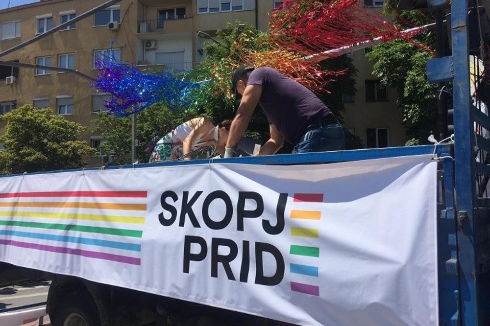 PARADA PONOSA NASUPROT POBORNIKA PORODIČNIH VREDNOSTI:  Dva skupa se održavaju u Skoplju, gejevi prvi put u Makedoniji (FOTO)