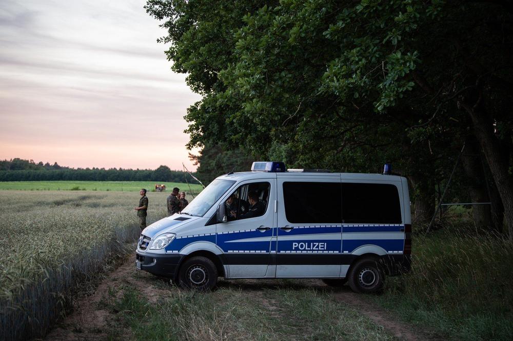 UŽAS U NEMAČKOJ! STAO NA MOST I BACIO ROĐENOG SINA OD 9 GODINA: Majka saznala za smrt deteta na društvenim mrežama!