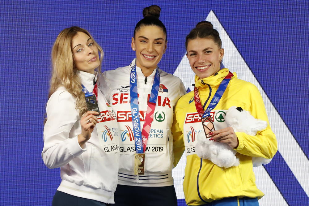 LEPOTICA IZ UKRAJINE PRETI IVANI ŠPANOVIĆ: Mlada atletičarka zaludela muškarce! Marina pokazala telo, kao izvajano (FOTO)