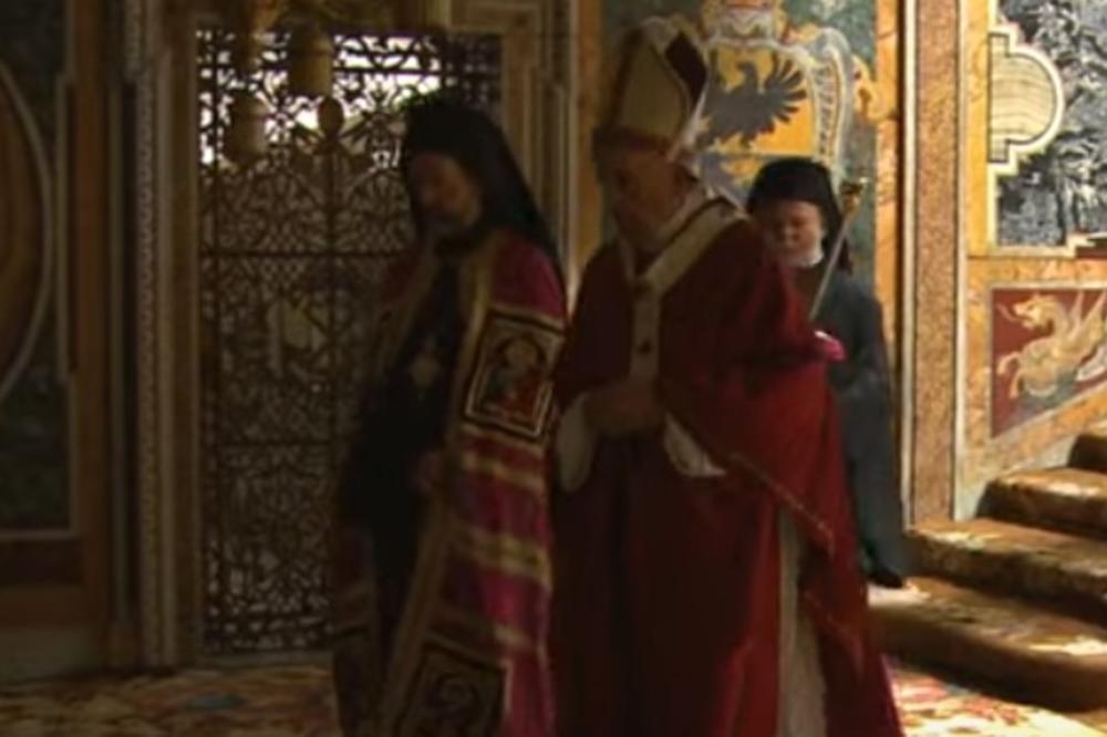 MOŠTI SVETOG PETRA U ISTANBULU: Neočekivani poklon pape Franje patrijarhu Vartolomeju (VIDEO)
