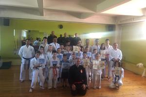 JEDAN VIŠE U SALI, JEDAN MANJE NA ULICI: Svetski majstori borilačkih veština na polaganju karatea na Ceraku!