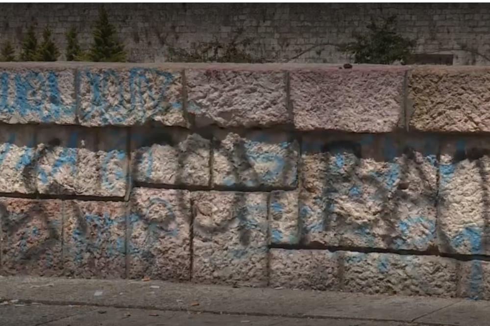 POSLE INCIDENTA U KOJEM JE IZBODEN MLADIĆ ZBOG ANTIFAŠISTIČKE MAJICE: Očišćeni nacistički grafiti u Nišu