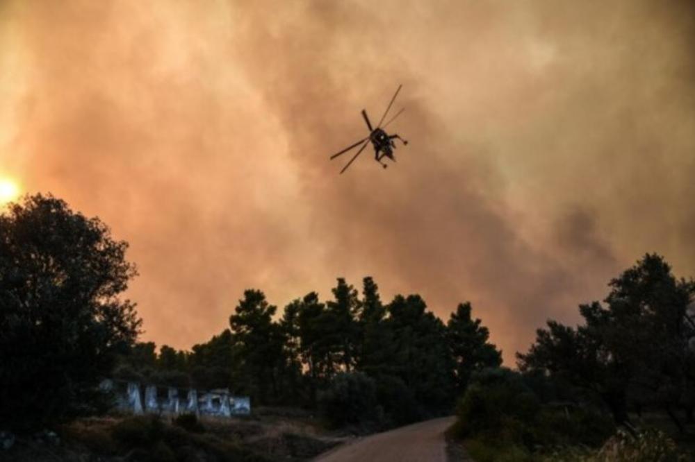 BUKTE POŽARI U OMILJENOM LETOVALIŠTU SRBA: Evakuisano 5 sela na grčkom ostrvu Evia, vatrogascima stiže pojačanje kako bi se izborili sa vatrenom stihijom! (VIDEO)