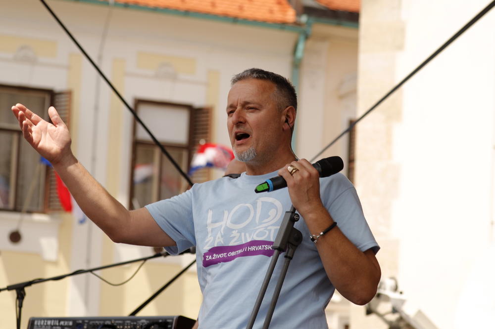 SLOVENCI NEĆE USTAŠKOG PEVAČA: Ni Ministarstvo odbrane ni Maribor ne dozvoljavaju Tompsonov koncert
