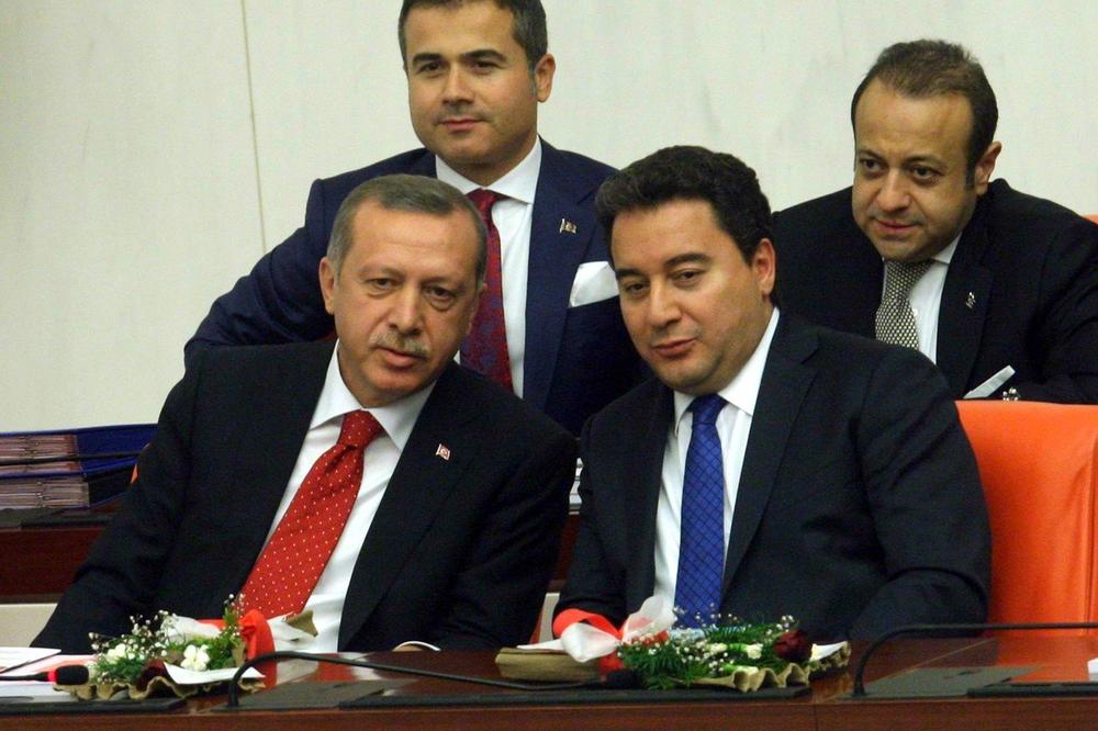 TURSKA U ŠOKU! Erdoganov ključni čovek napustio vladajuću partiju