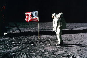 OVU TAJNU SU ČUVALI 50 GODINA: Ne bi ni bilo sletanja na Mesec da se nije dogodila užasna nesreća, a Nil Armstrong je izabran iz samo jednog razloga! (VIDEO)
