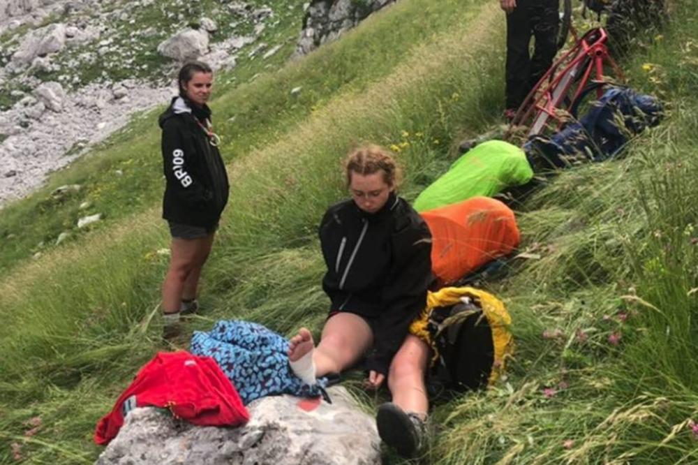 BELGIJSKA TINEJDŽERKA (17) SPASENA SA DURMITORA: Kler Mari otišla na planinarenje pa se povredila, ali pomoć je stigla na vreme (FOTO, VIDEO)