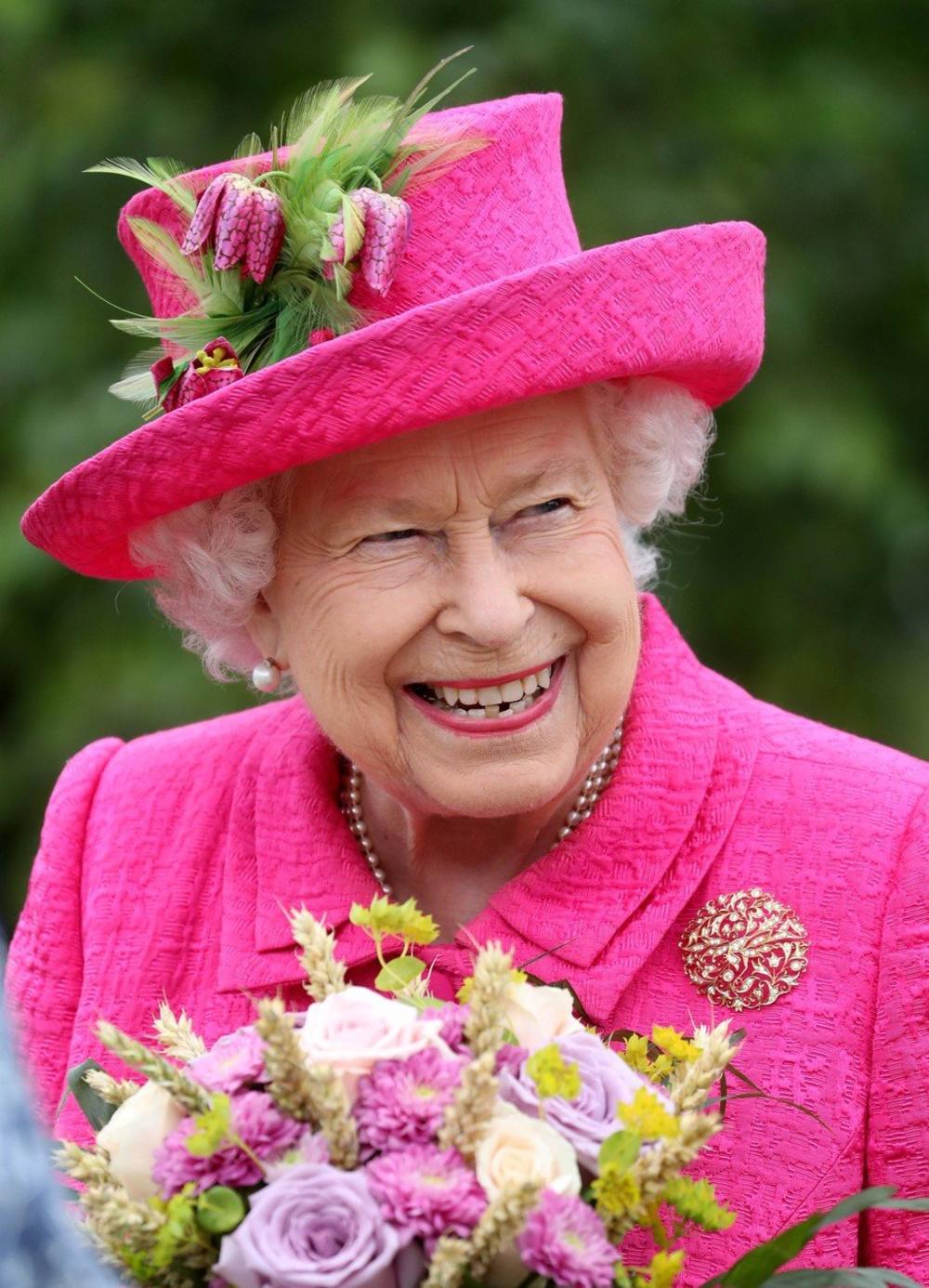 kraljica Elizabeta II, britanska kraljica, Elizabeta II, drvo, sađenje drveta