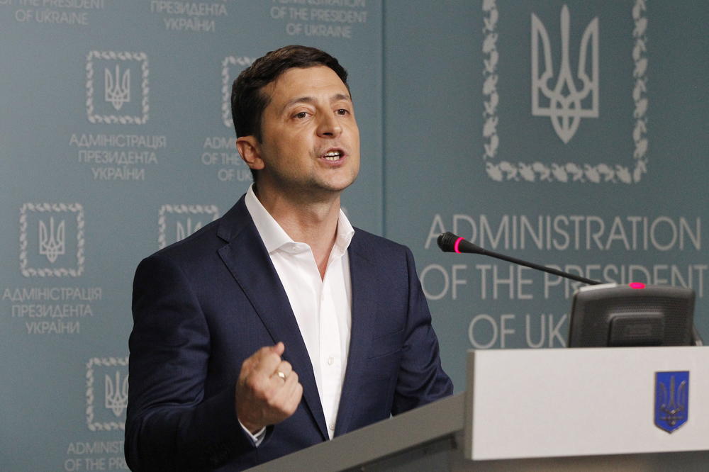 ZELENSKI UZEO GVOZDENU METLU: Smenio 12 ukrajinskih ambasadora i najavio nov diplomatski kor