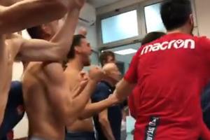 EKSPLOZIJA ODUŠEVLJENJA NA MARAKANI: Pogledajte kako su fudbaleri Crvene zvezde proslavili Novakov trijumf na Vimbldonu (VIDEO)