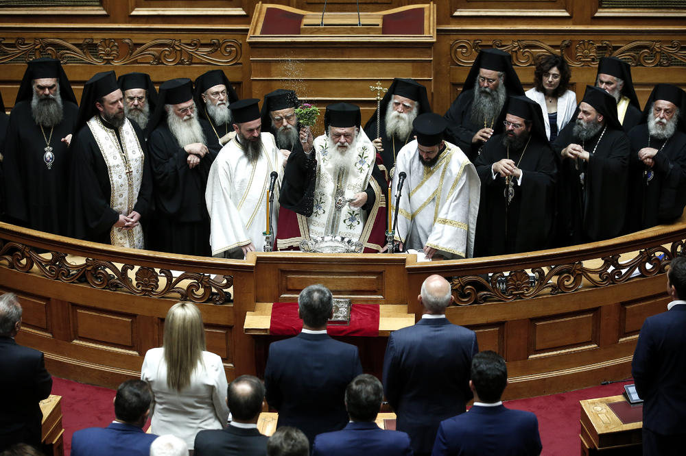 POLAGANJE ZAKLETVE U ATINI: Micotakis i novi saziv parlamenta se pred crkvenim velikodostojnicima zakleli da će raditi u interesu naroda! (FOTO)