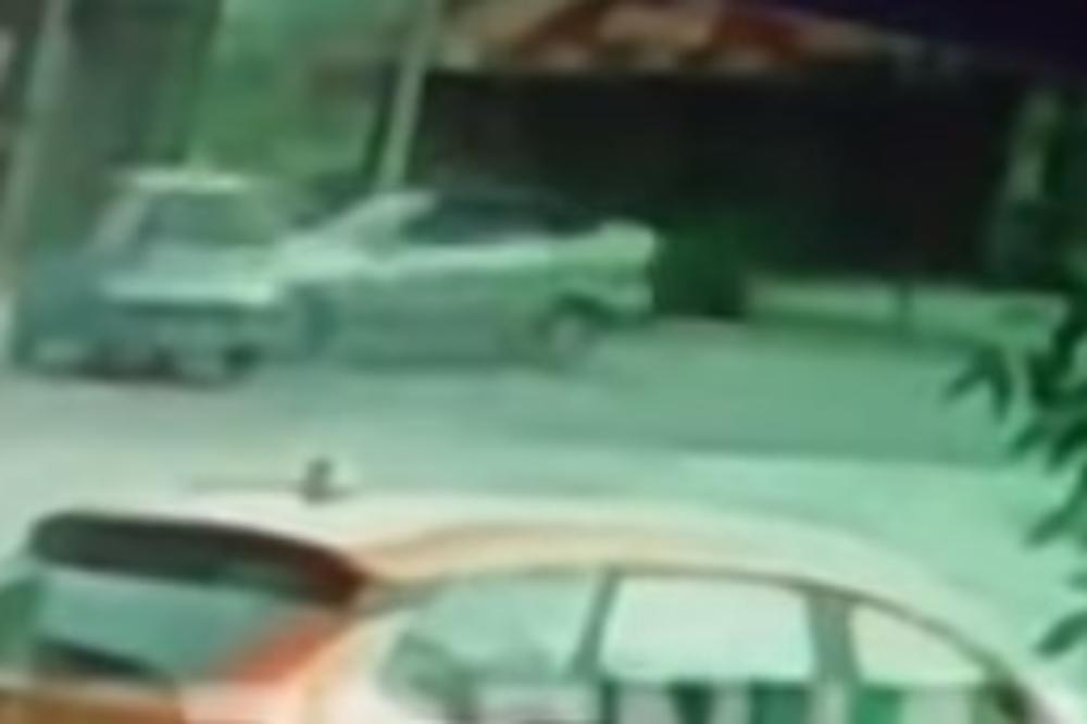 ŠOK SNIMAK JUTROŠNJEG KARAMBOLA U ZRENJANINU: Pogledajte sam trenutak sudara! Vozač je potom izgubio kontrolu i autom uleteo u kafić (VIDEO)