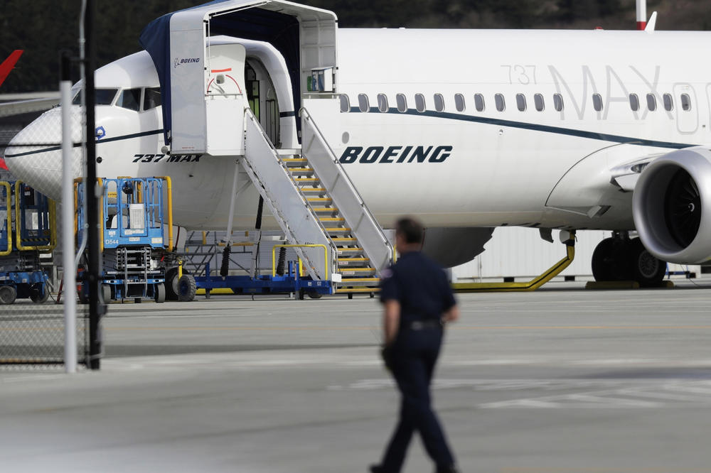 PROBLEMI NA AVIONIMA 737 MAKS OJADILI BOING: Ukupni troškovi kompanije će dostići 6,6 MILIJARDI nakon dve jezive nesreće i prizemljenja širom sveta!
