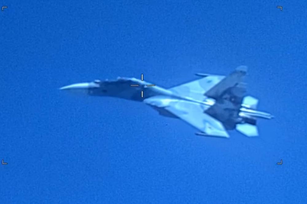 RUSI PRESRELI AMERIČKI IZVIĐAČKI DRON IZNAD CRNOG MORA: Odmah podigut lovac Su-30