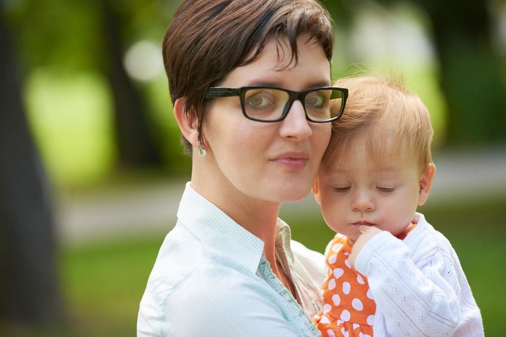 MODERNI RODITELJI OBOŽAVAJU DA PRATE TRENDOVE: Sve više dece od rođenja POSTAJU VEGANI! Morate 2 PUTA RAZMISLITI ako se odlučite na ovaj korak