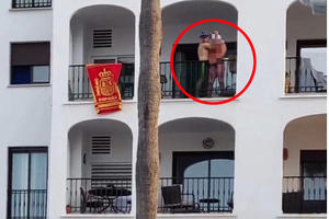 ISPLIVALO JOŠ JEDNO ŠOK SAZNANJE HORORA U ŠPANIJI:  Klao ga na balkonu naočigled turista, a meštani OTKRILI da su unakaženog Srbina viđali i ranije?! (UZNEMIRUJUĆI VIDEO)