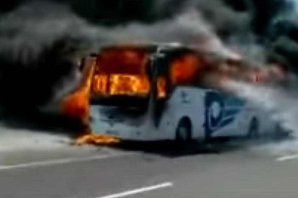 U JEZIVOM POŽARU IZGORELO I DETE: Zapalio se autobus u Turskoj, 5 stradalo, 15 povređeno! (VIDEO)