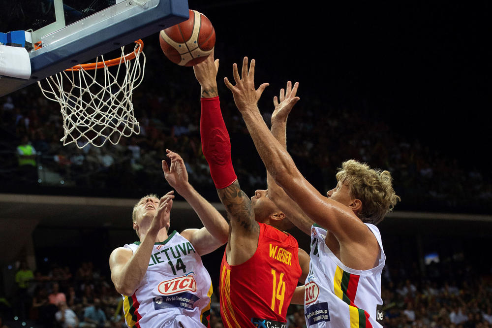 FURIJA PREJAKA ZA LITVANCE: Španija pobedom počela seriju utakmica pred Mundobasket u Kini